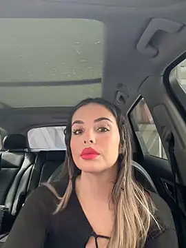 Snapshot of Alirawrz chatting on November 19, 1:44 pm Alirawrz online show from November 19, 1:44 pm