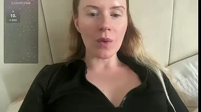 redheadrosie69 online show from February 8, 11:55 am
