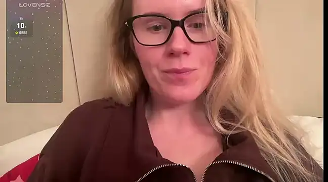 redheadrosie69 online show from February 10, 7:07 pm