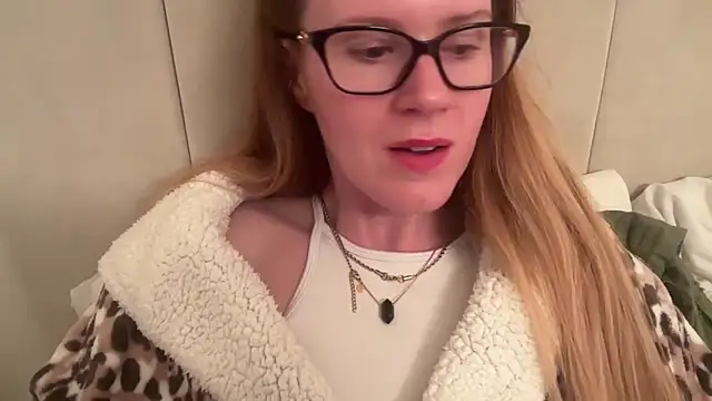 redheadrosie69 online show from September 14, 6:51 pm