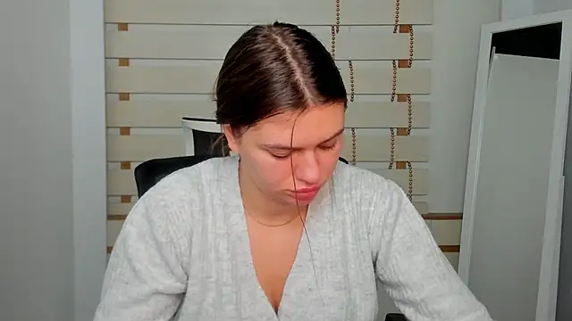 Josephine Kiss online show from December 9, 7:50 pm