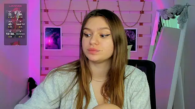 Josephine Kiss online show from December 9, 11:45 pm