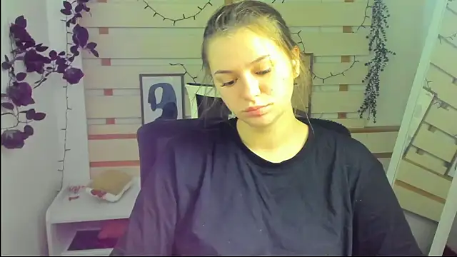 Snapshot of Josephine_Kiss chatting on April 17, 7:33 am Josephine Kiss online show from April 17, 7:33 am