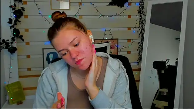 Snapshot of Josephine_Kiss chatting on April 25, 7:00 am Josephine Kiss online show from April 25, 7:00 am