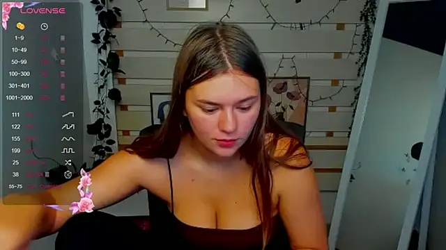 Josephine Kiss online show from July 31, 3:00 pm