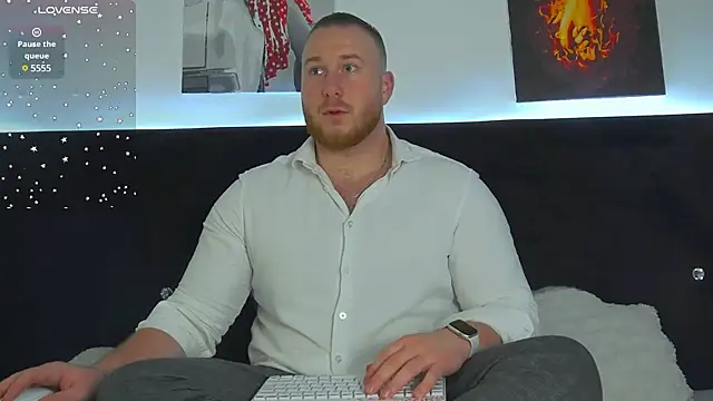 Snapshot of RoddyStill chatting on January 6, 8:14 am RoddyStill online show from January 6, 8:14 am