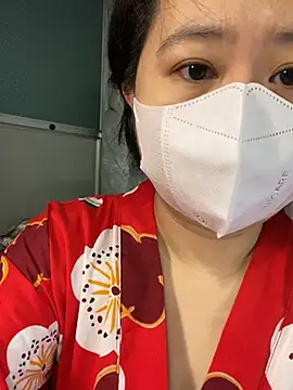 Snapshot of ninini92 chatting on December 31, 1:08 pm ninini92 online show from December 31, 1:08 pm