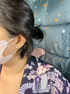 Snapshot of ninini92 chatting on January 12, 1:05 pm ninini92 online show from January 12, 1:05 pm