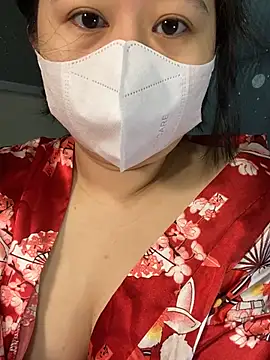 Snapshot of ninini92 chatting on January 22, 1:11 pm ninini92 online show from January 22, 1:11 pm