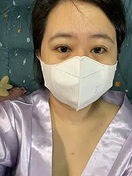 Snapshot of ninini92 chatting on January 25, 1:19 pm ninini92 online show from January 25, 1:19 pm