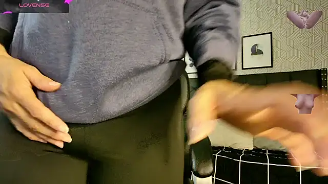 Snapshot of sussy__stone chatting on January 3, 12:41 pm sussy stone online show from January 3, 12:41 pm