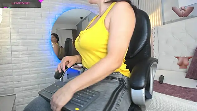 Snapshot of sussy__stone chatting on March 14, 11:59 am sussy stone online show from March 14, 11:59 am