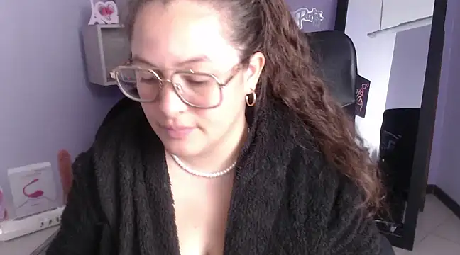 SaraThomso online show from December 30, 3:14 am