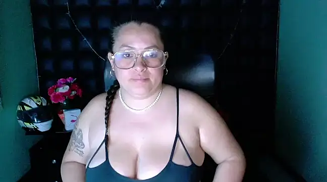 SaraThomso online show from December 31, 9:10 am