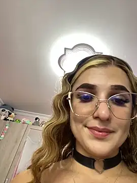 caroline jonson online show from December 14, 10:07 pm