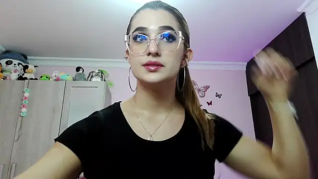 caroline jonson online show from December 19, 7:29 pm