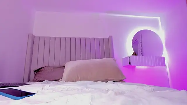 Shelynna azzul online show from February 7, 2:40 am