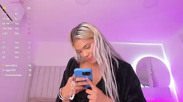 Shelynna azzul online show from February 8, 11:45 pm