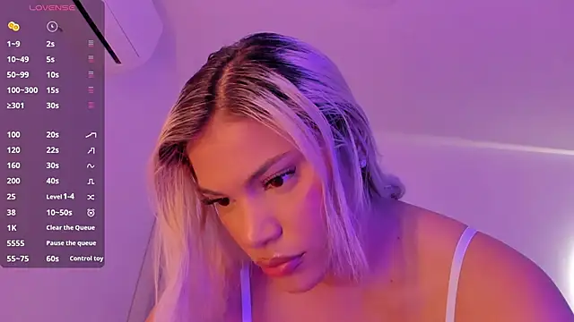 Shelynna azzul online show from March 4, 7:43 pm