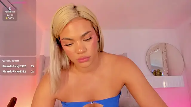 Snapshot of Shelynna_azzul chatting on April 21, 1:42 am Shelynna azzul online show from April 21, 1:42 am