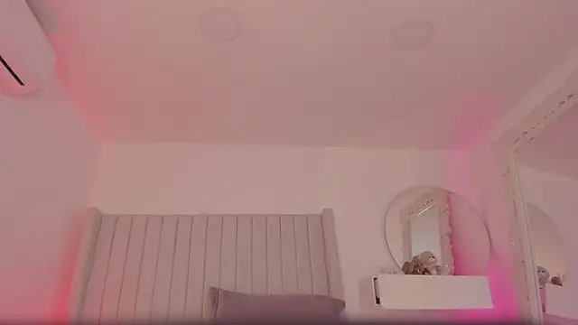 Snapshot of Shelynna_azzul chatting on June 4, 12:00 pm Shelynna azzul online show from June 4, 12:00 pm