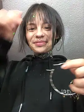 Snapshot of Tifanny_Sweett chatting on October 3, 2:52 am Tifanny Sweett online show from October 3, 2:52 am