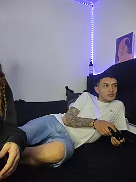 Snapshot of Tifanny_Sweett chatting on November 14, 7:40 am Tifanny Sweett online show from November 14, 7:40 am