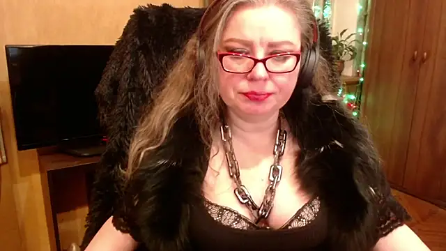 Snapshot of Miss_Tress chatting on February 14, 6:19 pm Miss Tress online show from February 14, 6:19 pm