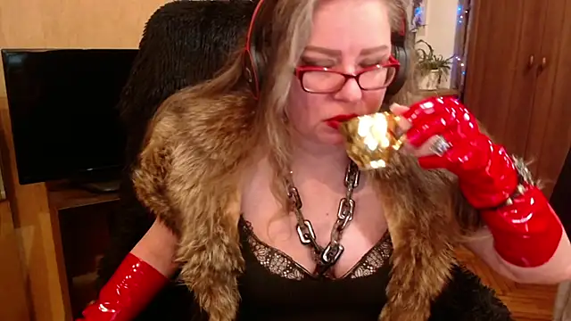 Snapshot of Miss_Tress chatting on February 27, 9:14 pm Miss Tress online show from February 27, 9:14 pm