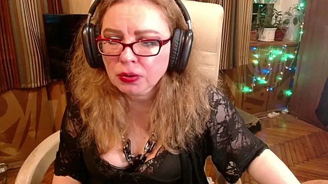 Miss Tress online show from July 24, 10:30 pm