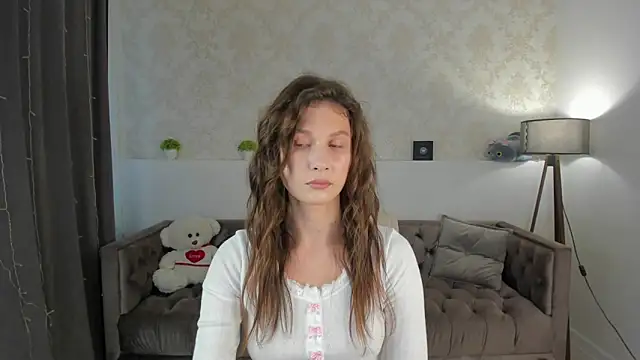 Cute  Alicia online show from September 13, 1:27 am