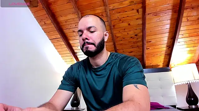 Tom Bailey online show from November 8, 1:11 pm