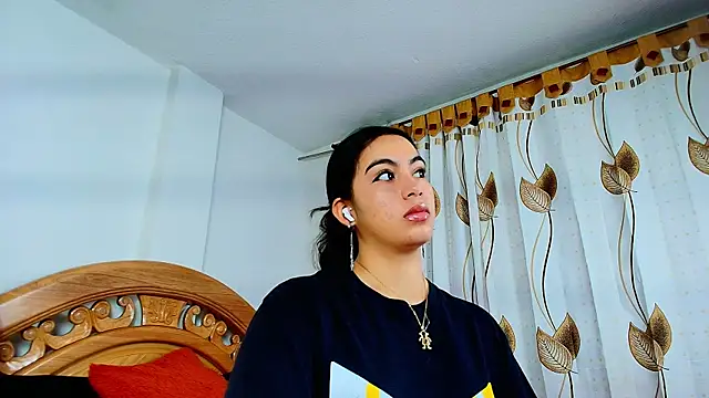 iris mandarine online show from September 11, 10:04 am