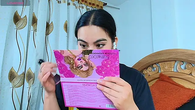 iris mandarine online show from September 19, 10:05 am