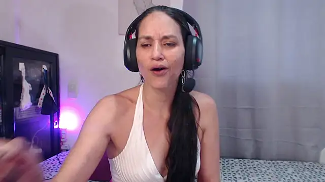 diosa78afrodita online show from November 1, 7:38 pm