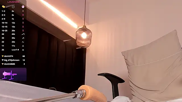 Snapshot of AllisonRoberts_ chatting on February 1, 11:27 pm AllisonRoberts  online show from February 1, 11:27 pm