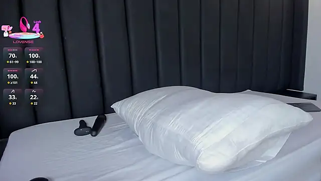 Snapshot of AllisonRoberts_ chatting on September 8, 7:46 pm AllisonRoberts  online show from September 8, 7:46 pm