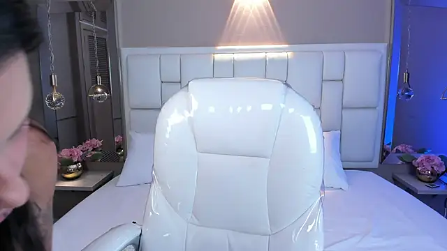 Snapshot of JessyEvans chatting on November 6, 7:37 pm JessyEvans online show from November 6, 7:37 pm