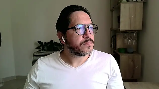 OsoMaduro12 online show from February 12, 1:06 pm