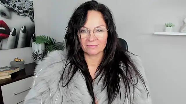 HelenLuxx online show from January 21, 10:08 am