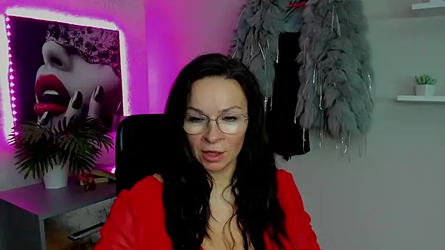 HelenLuxx online show from February 14, 6:34 am