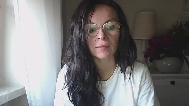 HelenLuxx online show from October 20, 6:14 am