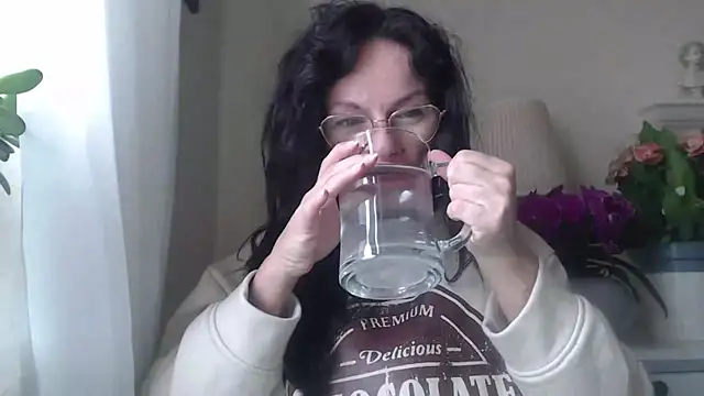 HelenLuxx online show from October 30, 7:32 am