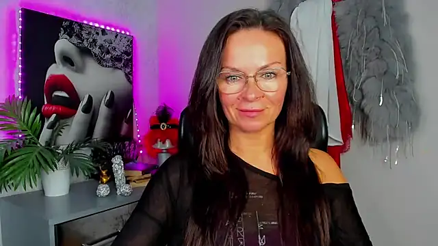 HelenLuxx online show from June 15, 3:14 pm
