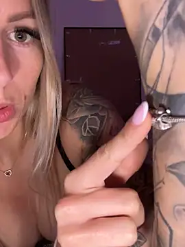 X JamieLove X online show from October 4, 5:11 pm