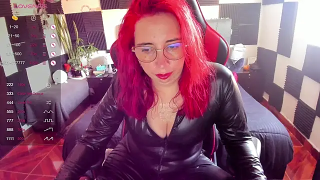 Snapshot of Ursula_fire chatting on March 19, 9:30 pm Ursula fire online show from March 19, 9:30 pm