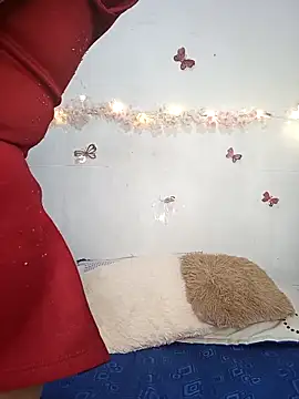 keterinjones--11 online show from December 20, 1:34 am