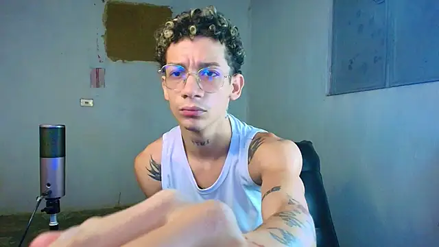 Snapshot of mateodeamjo chatting on February 26, 5:39 am mateodeamjo online show from February 26, 5:39 am