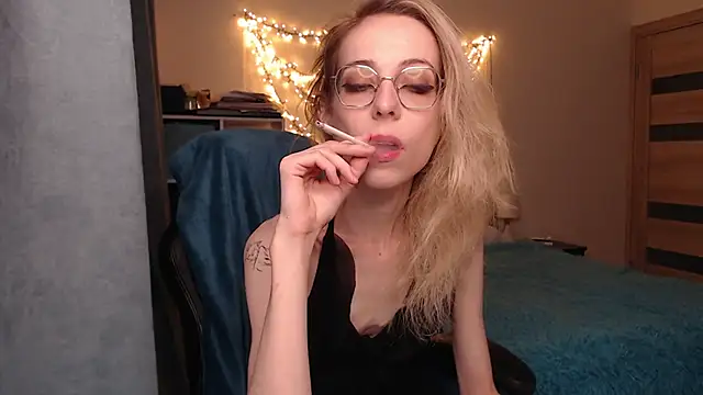 amber quell here online show from January 17, 2:07 pm