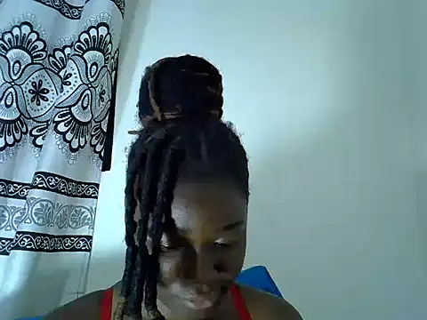 Snapshot of _Elsie chatting on February 20, 4:14 pm Elsie online show from February 20, 4:14 pm